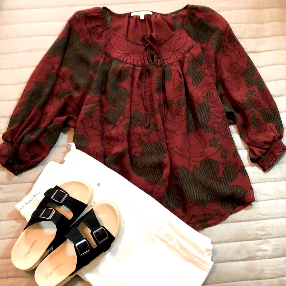 Black Rainn lined blouse, abstract rose print size medium